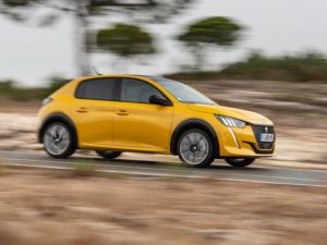 Peugeot 208 2020 a toda velocidad