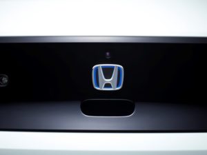 Honda e 2020 emblema y camara