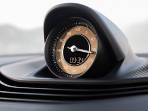 Porsche-Taycan-reloj-chrono