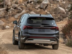 Hyundai Santa Fe 2021 hybrid por detras