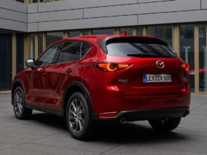 Mazda CX-5 2022 rojo 4×4 vista trasera rear