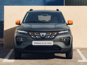 Dacia Spring 2021 electric vista frontal por delante