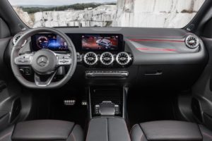 Salpicadero e interior Mercedes GLA 2020
