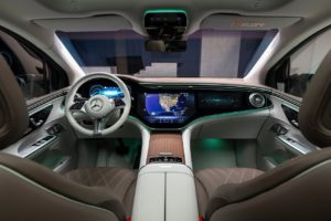 Salpicadero interior Mercedes EQE SUV 2023