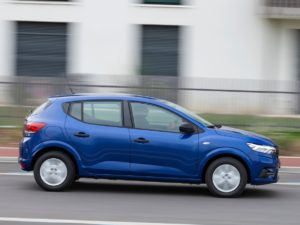Dacia Sandero 2021 vista lateral de lado